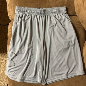 Men’s under armour shorts. Size L